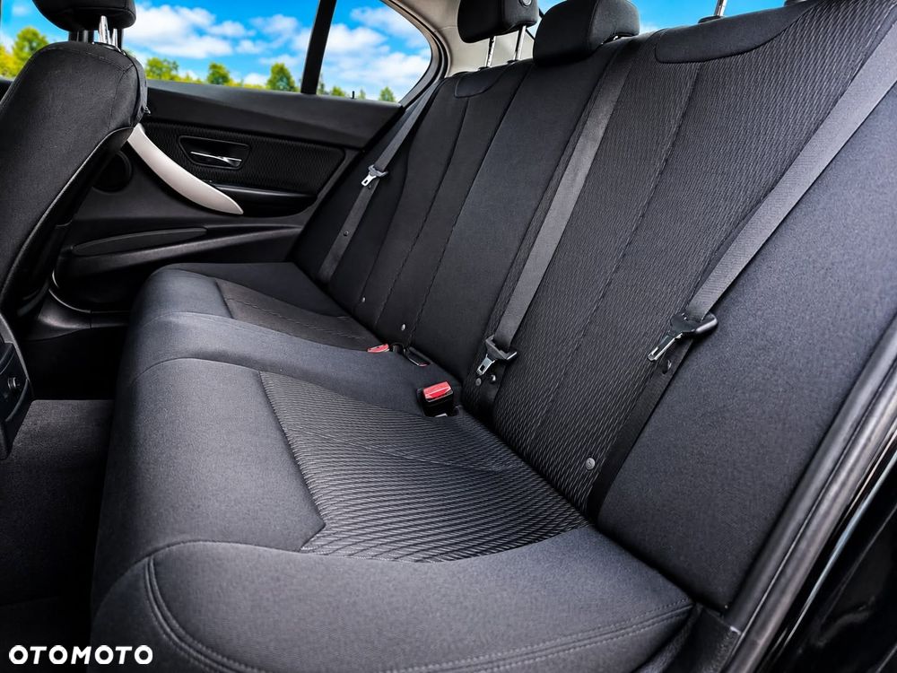 BMW Seria 3 320d Efficient Dynamics Edition - 14