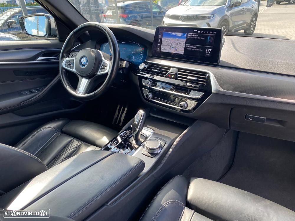 BMW 530 e Pack Desportivo M - 8