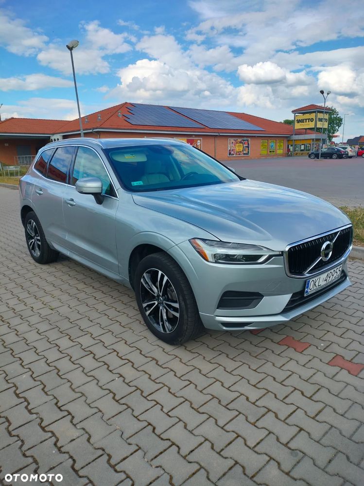 Volvo XC 60 T5 AWD Momentum - 4