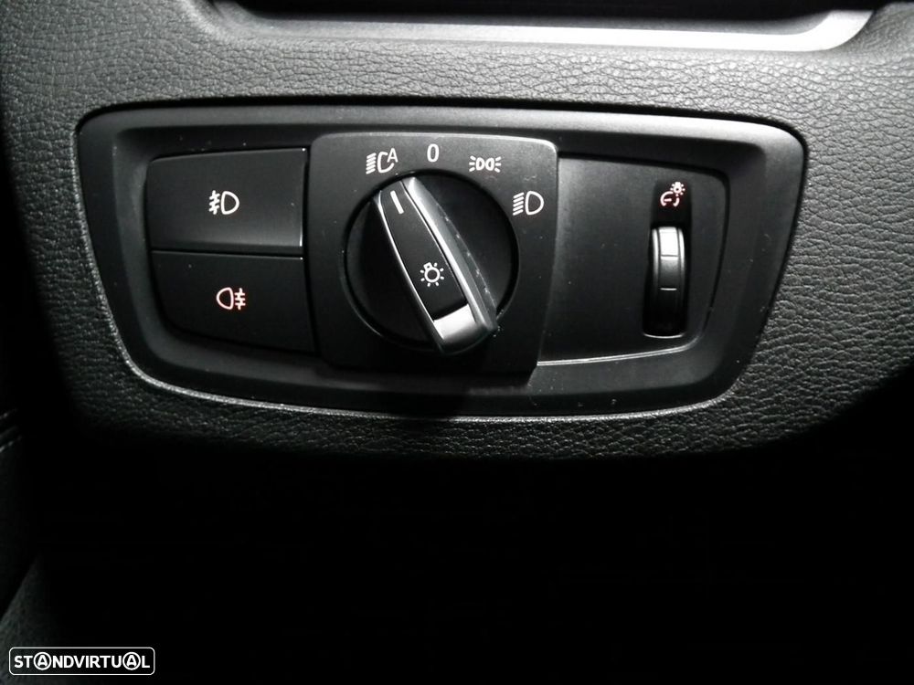 BMW X1 16 d sDrive xLine - 33