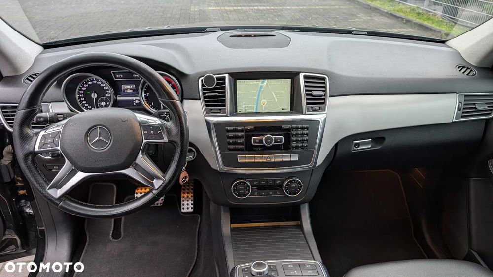 Mercedes-Benz ML - 19