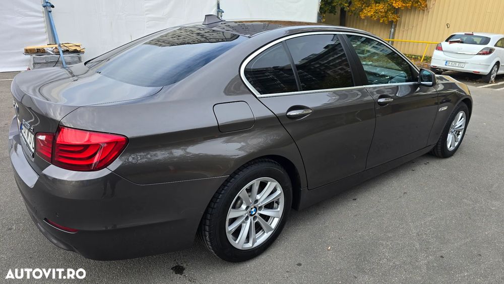 BMW Seria 5 525d xDrive AT - 5
