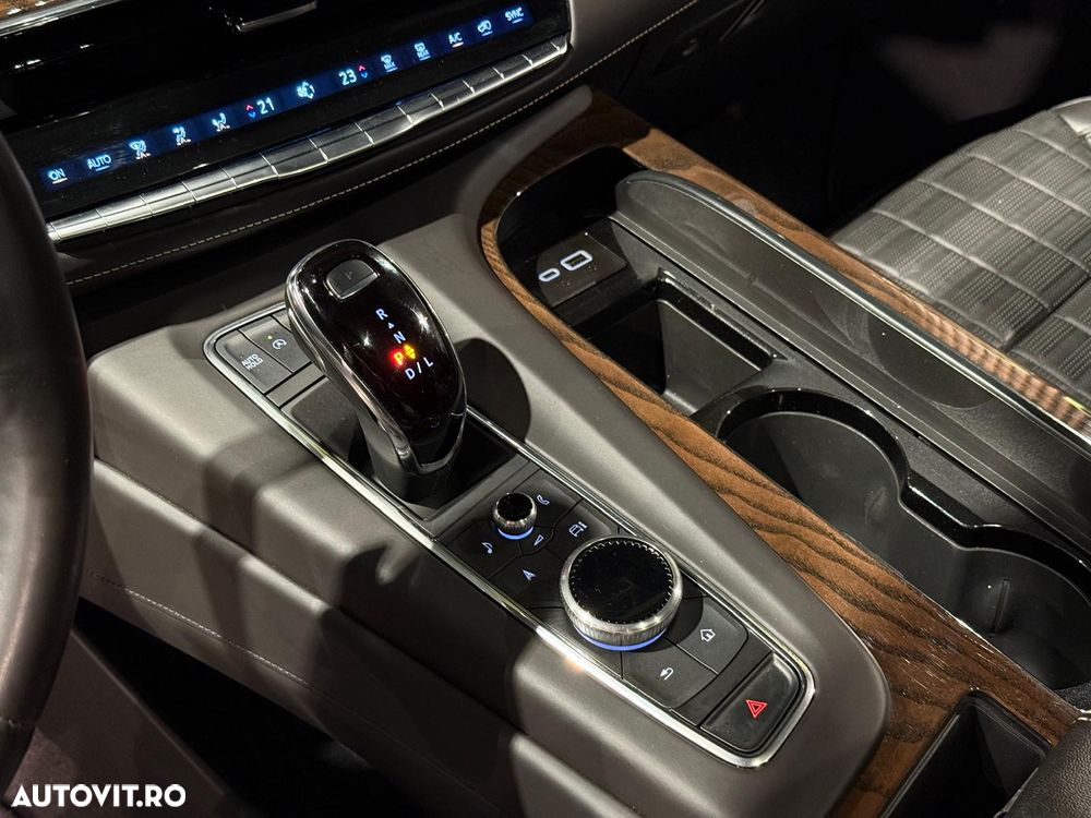 Cadillac Escalade 6.2 V8 ESV Platinum - 34