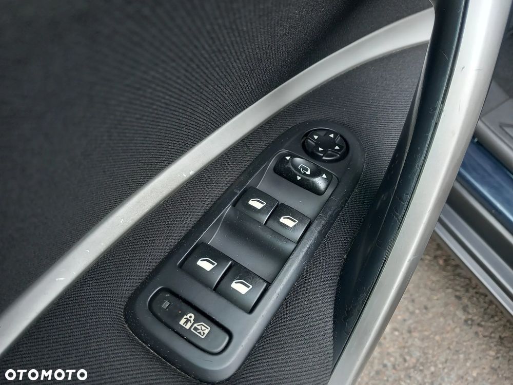 Citroën C5 2.0 HDi Dynamique Equilibre Navi - 19
