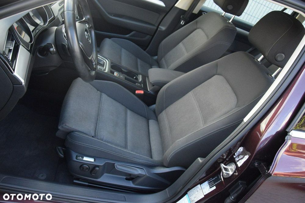 Volkswagen Passat - 39