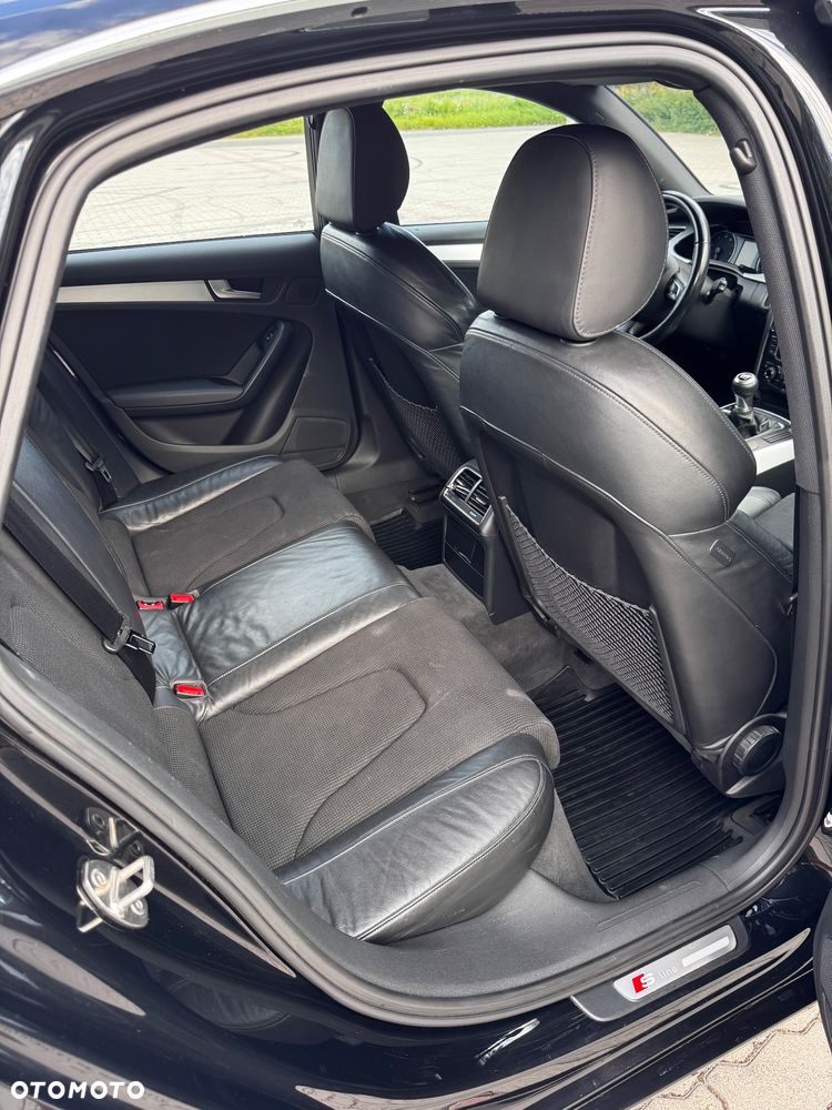 Audi A4 Limousine - 32