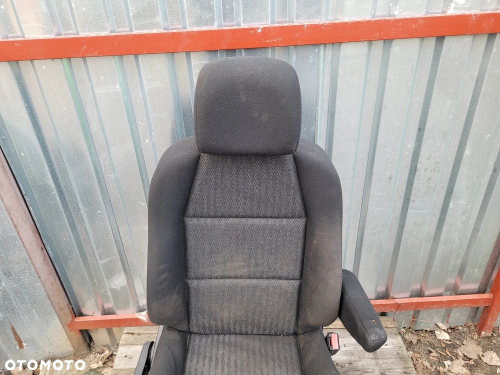 Fotel przedni prawy Peugeot 307 SW kombi - 3