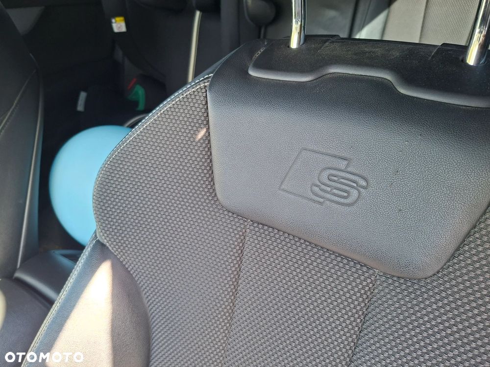 Audi A4 Avant 3.0 TDI Quattro S tronic - 11