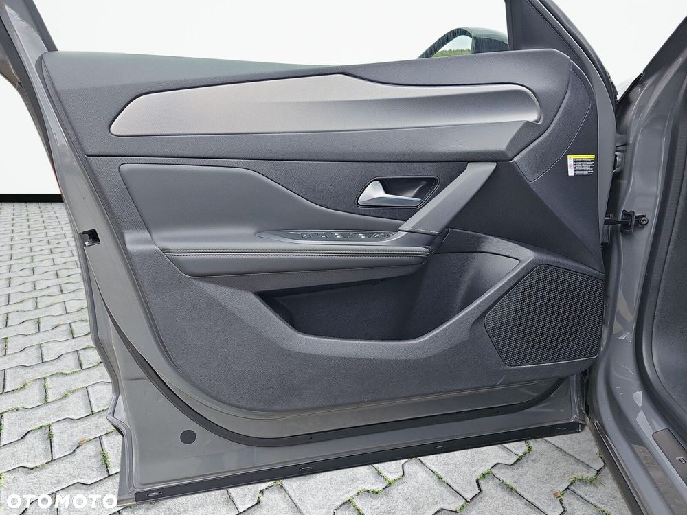 Peugeot 408 - 18