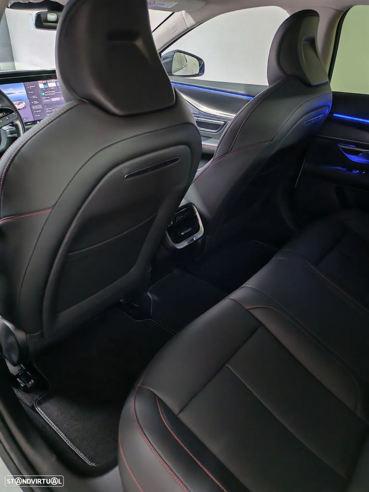 Xpeng P7i 86.2 kWh AWD Performance - 17