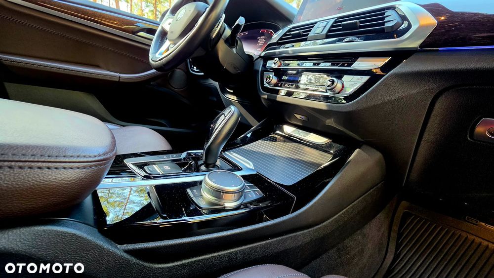 BMW X3 xDrive20d Luxury Line - 16