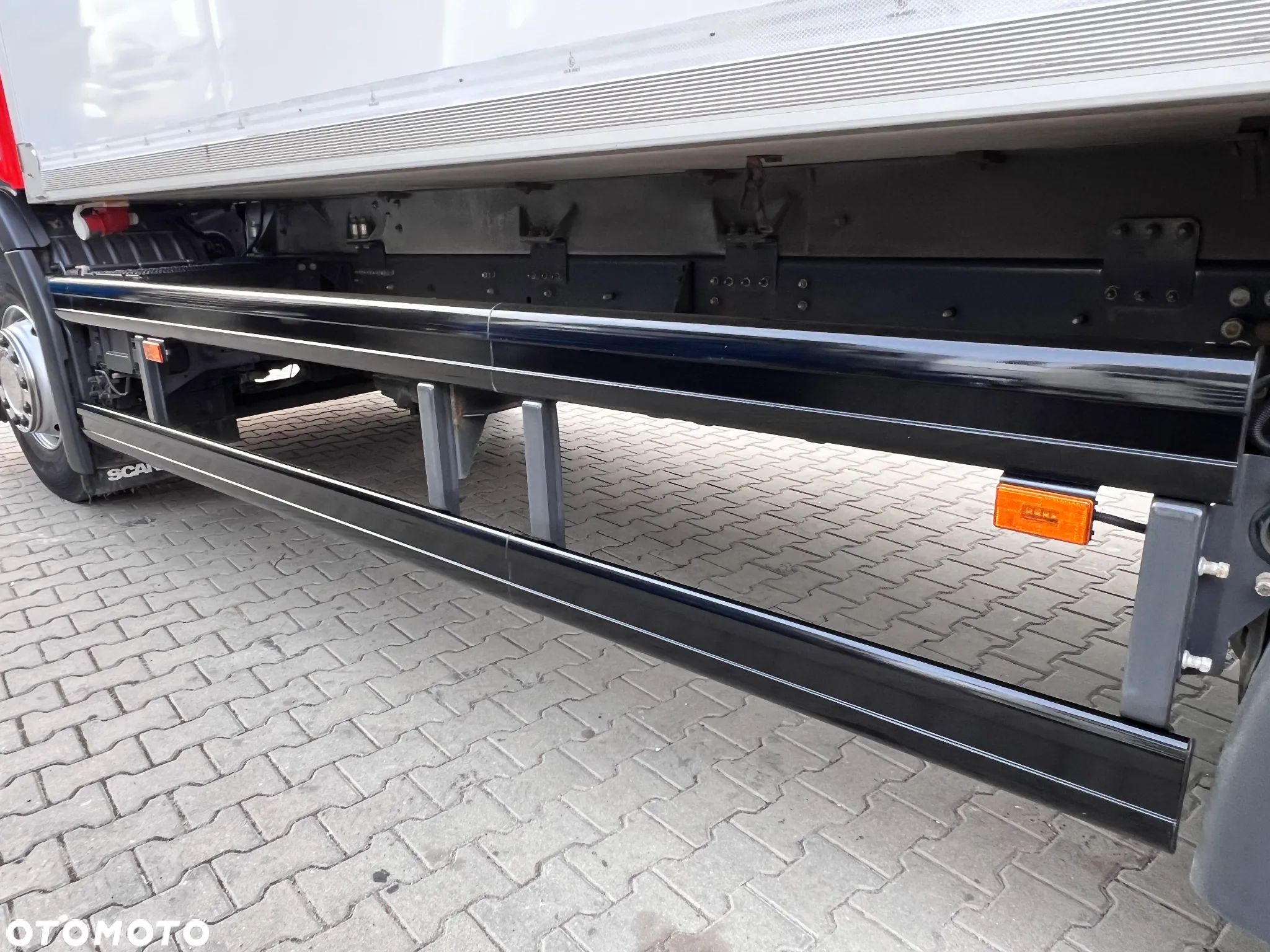 Scania P360 scania po kontrakcie złotym idealny stan chłodnia mroźnia T-1000R 370Tkm jak nowy 6x2/4 - 24