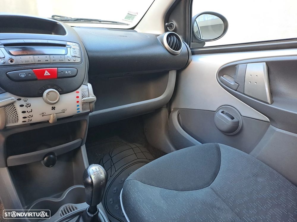Peugeot 107 1.0 Black&Silver - 6