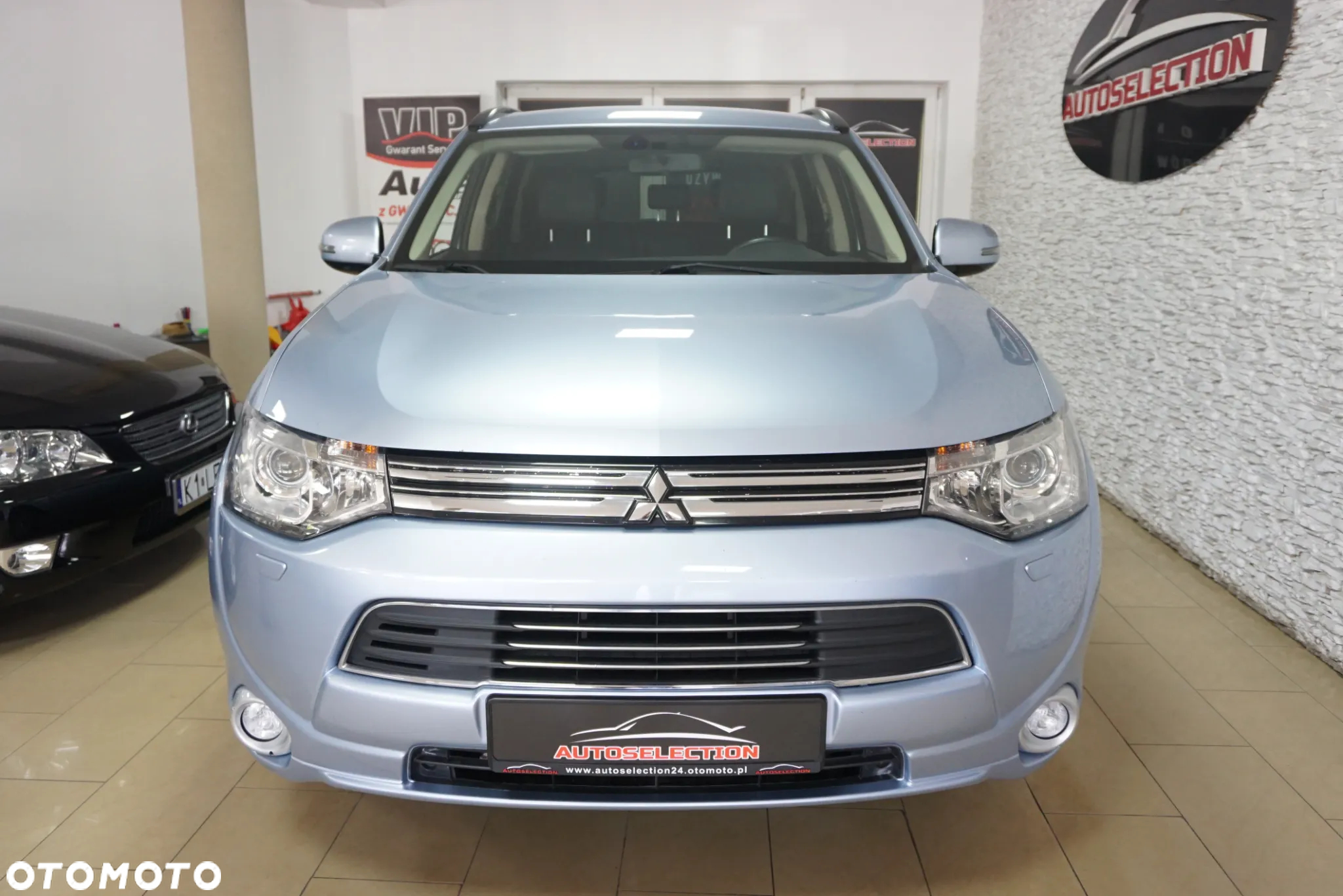 Mitsubishi Outlander 2.0 4WD Plug-In Hybrid Plus - 3