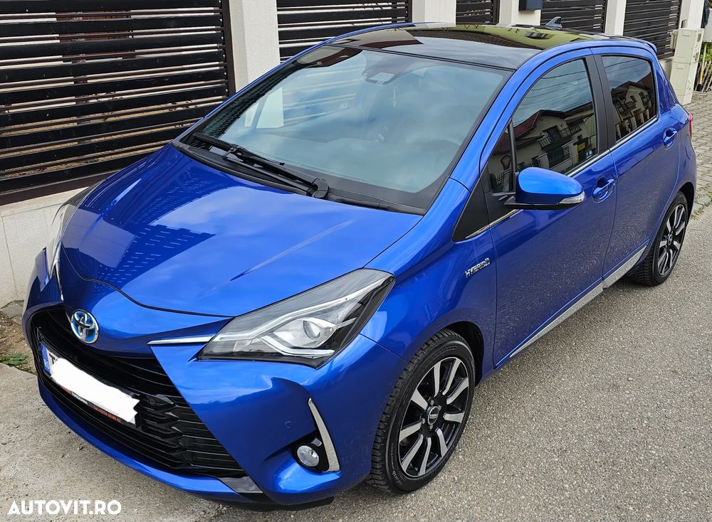 Toyota Yaris 1.5 VVT-i HSD Exclusive - 1
