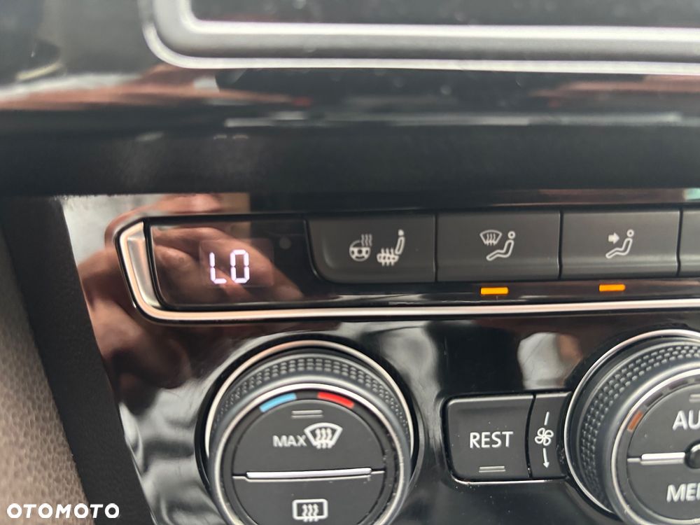 Volkswagen Passat 2.0 TDI (BlueMotion Technology) Highline - 13