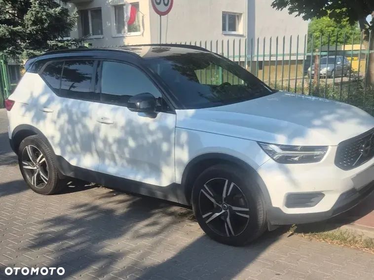Volvo XC 40 T4 R-Design - 1