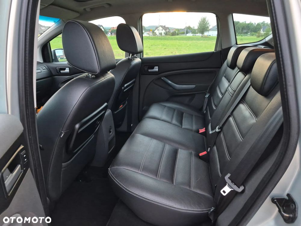 Ford Kuga 2.0 TDCi 2x4 Titanium - 22