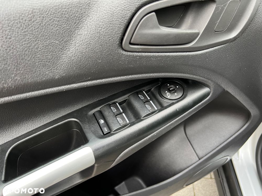 Ford Tourneo Connect 1.5 TDCi Start-Stop Titanium - 16