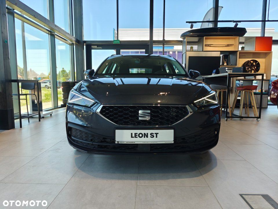 Seat Leon 2023 photo 2