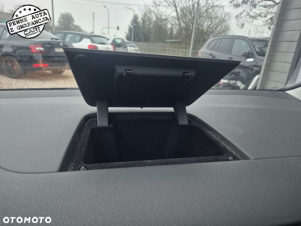 Volkswagen Golf Sportsvan - 32