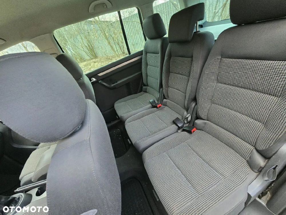 Volkswagen Touran 1.9 TDI Highline - 8