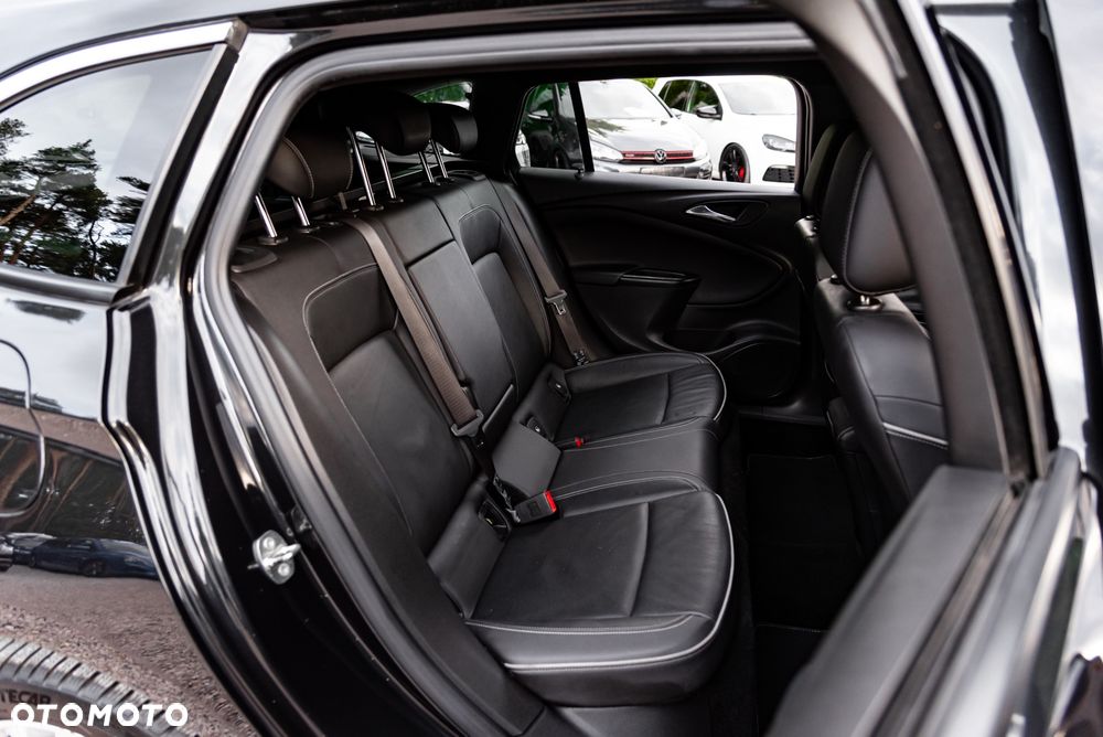 Opel Astra 1.4 Turbo Dynamic - 25
