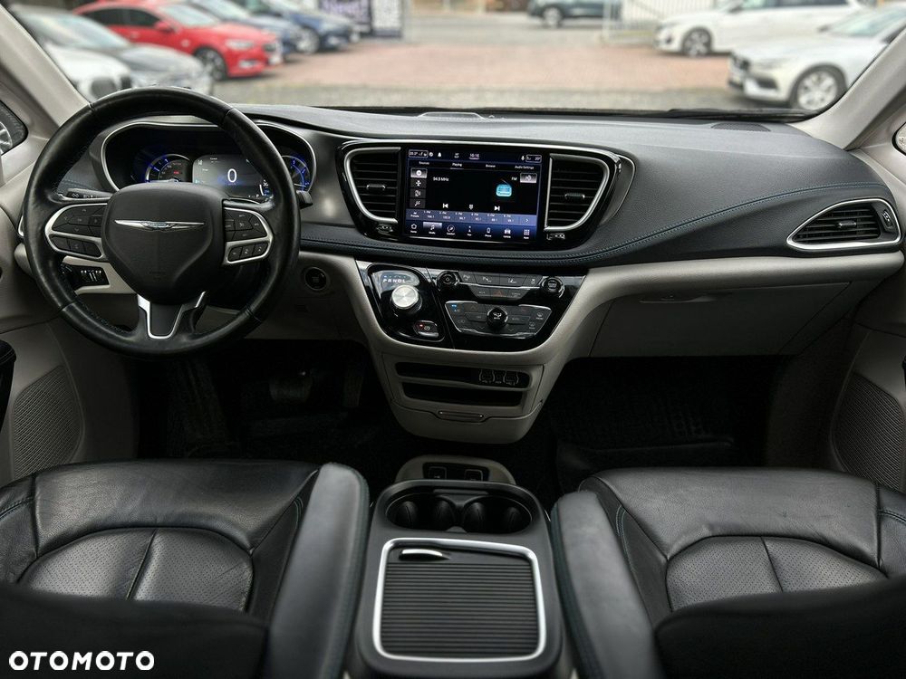 Chrysler Pacifica - 16
