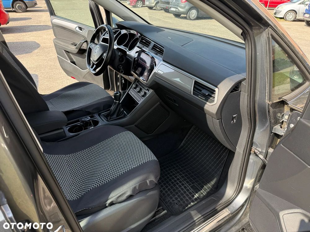 Volkswagen Touran 1.2 TSI BMT Comfortline - 8