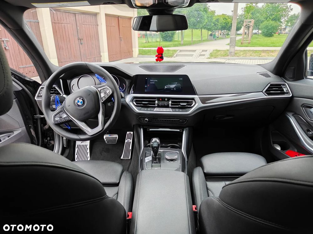 BMW Seria 3 330i Advantage sport - 12