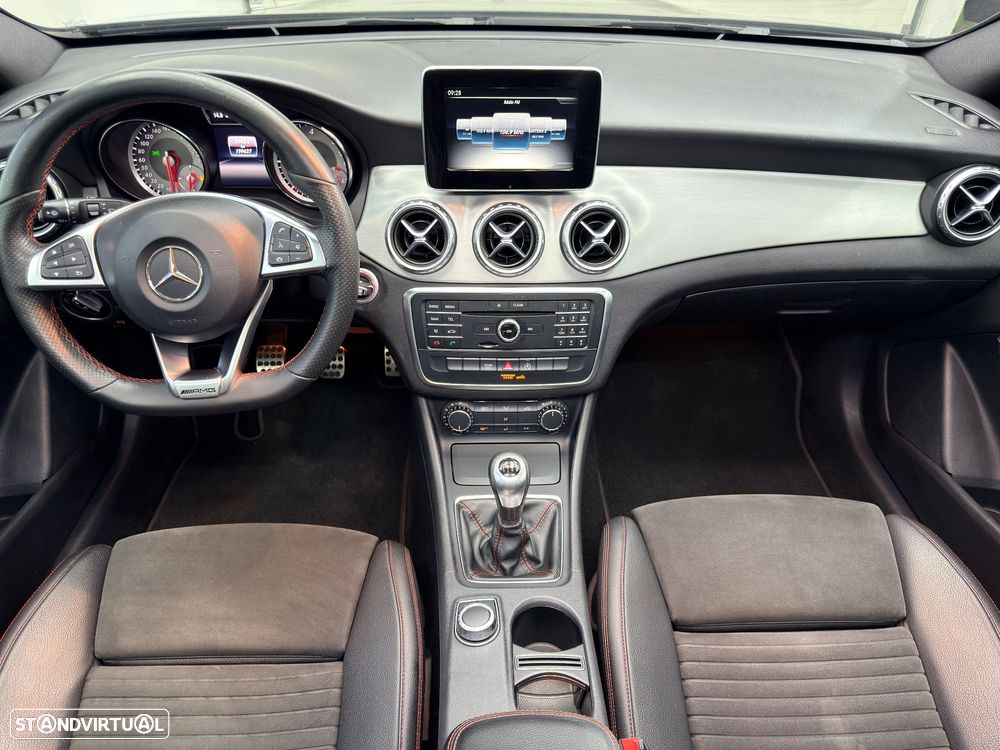 Mercedes-Benz GLA 180 d AMG Line - 22