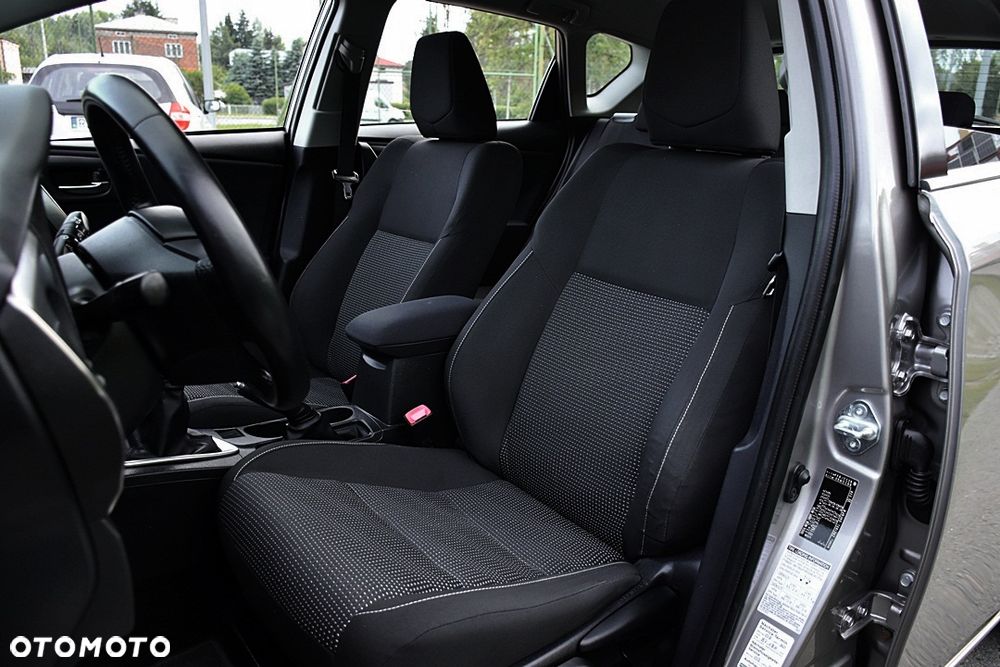 Toyota Auris 1.6 Executive - 8