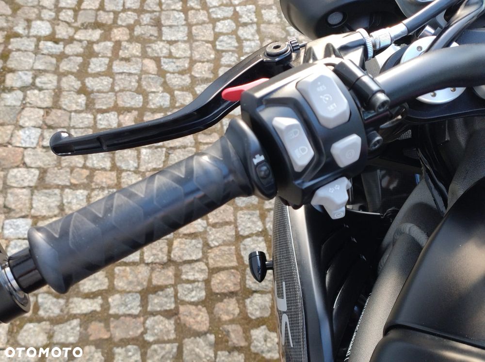 Triumph Speed Triple - 30