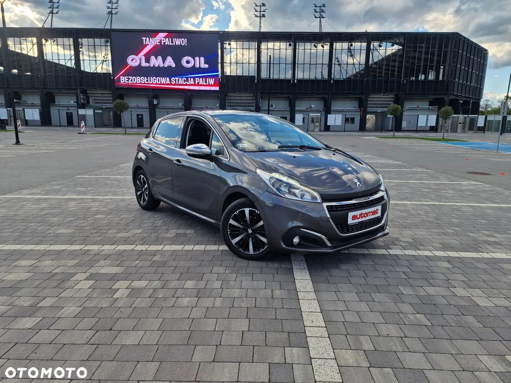 Peugeot 208 - 1