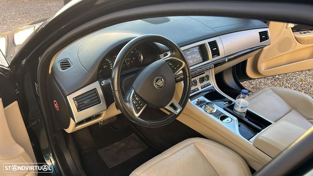 Jaguar XF Sportbrake 3.0 D V6 R-Sport - 7