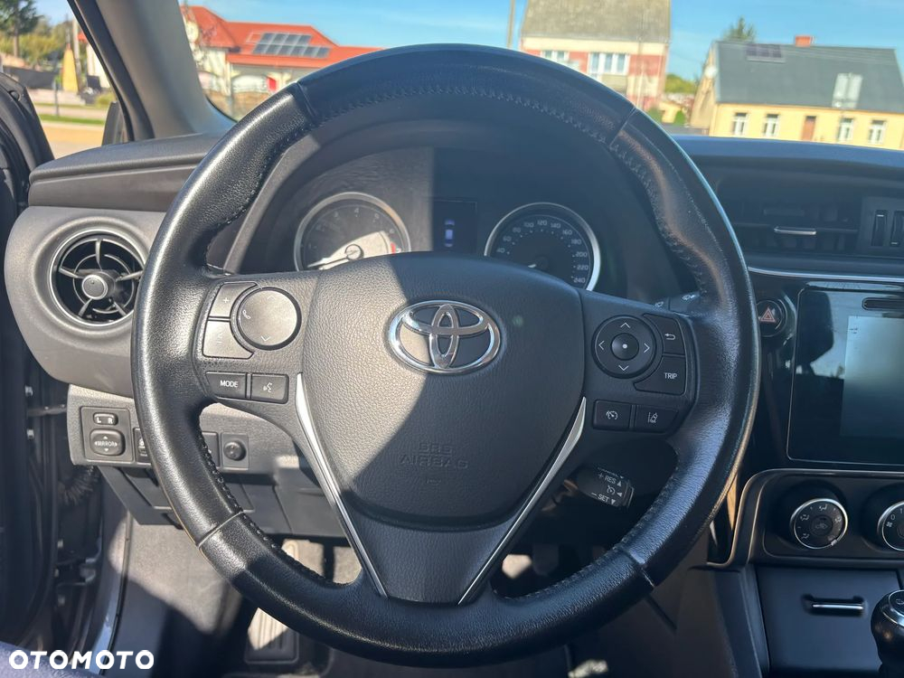 Toyota Corolla 1.6 Classic Plus - 12