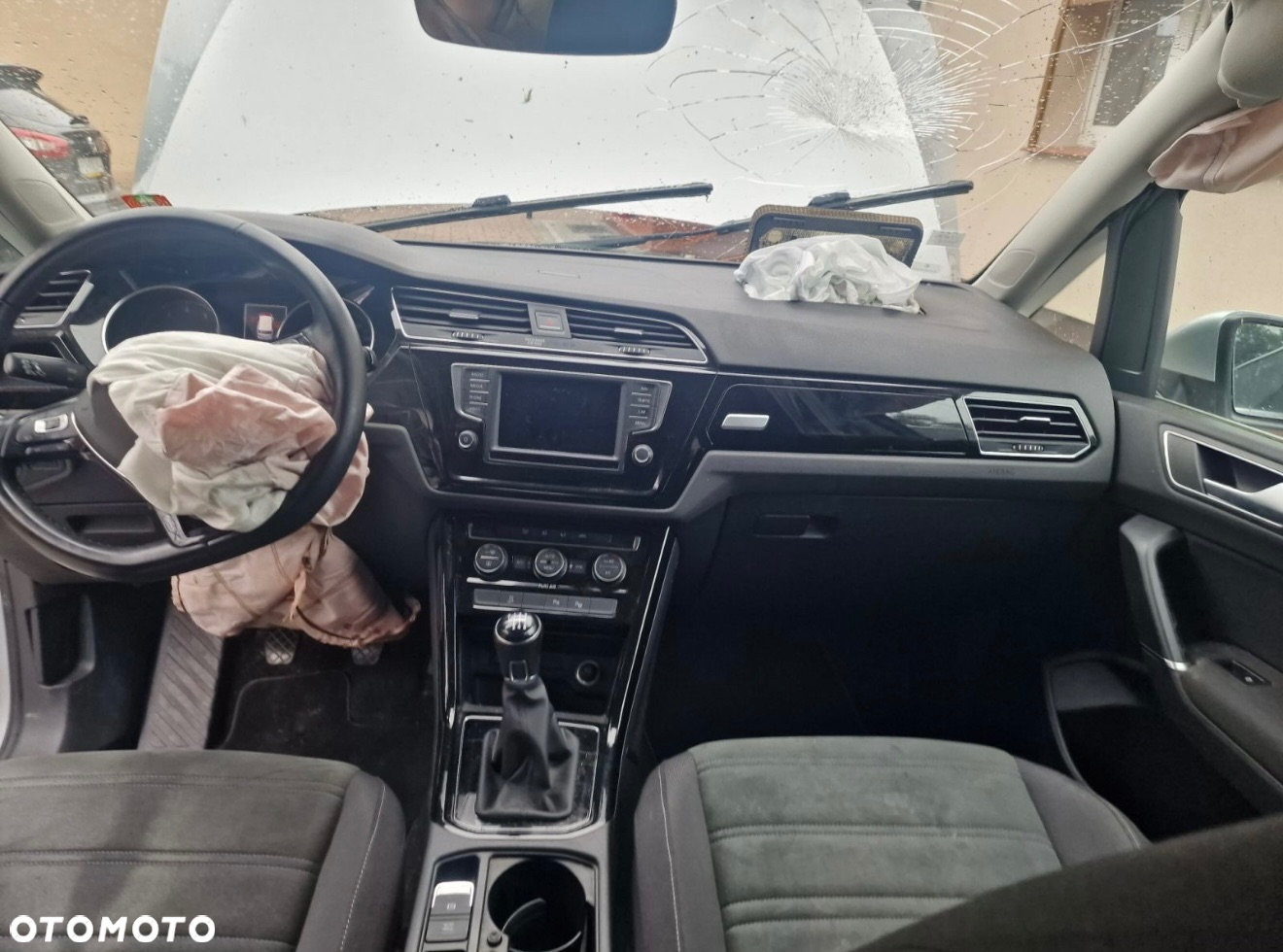 Volkswagen Touran - 10