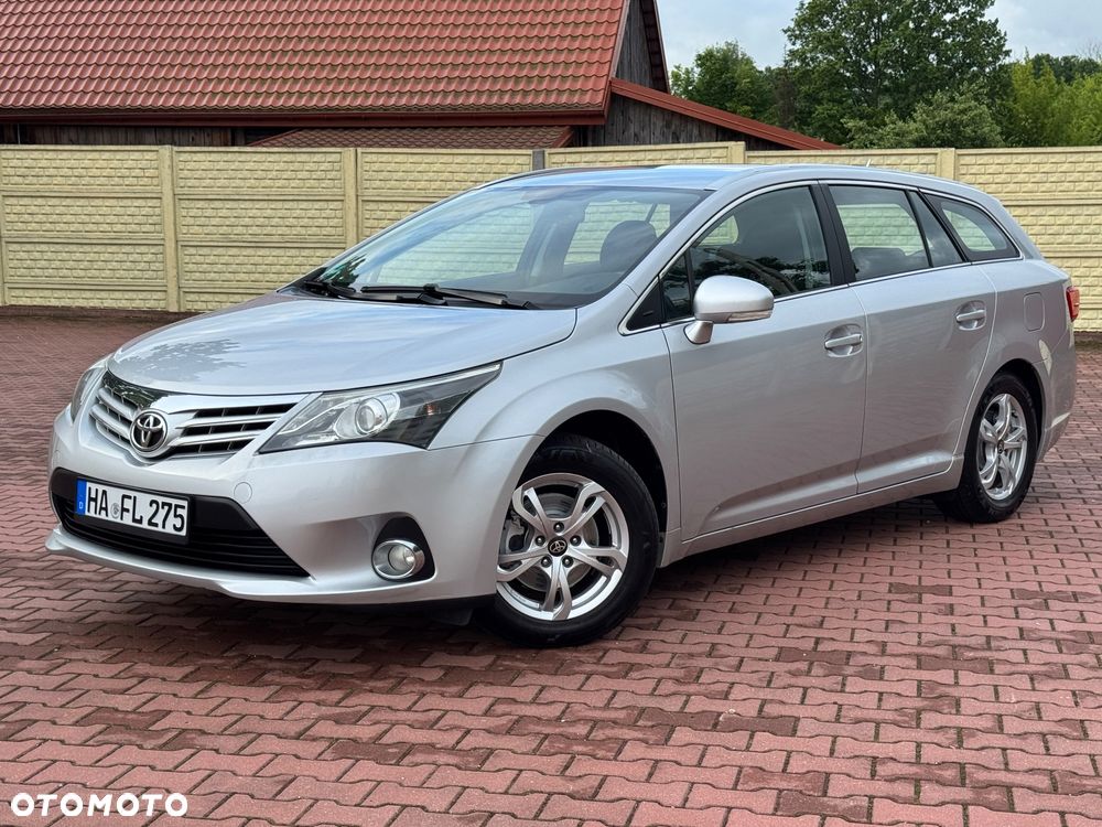 Toyota Avensis Touring Sports 1.8 Business Edition - 1