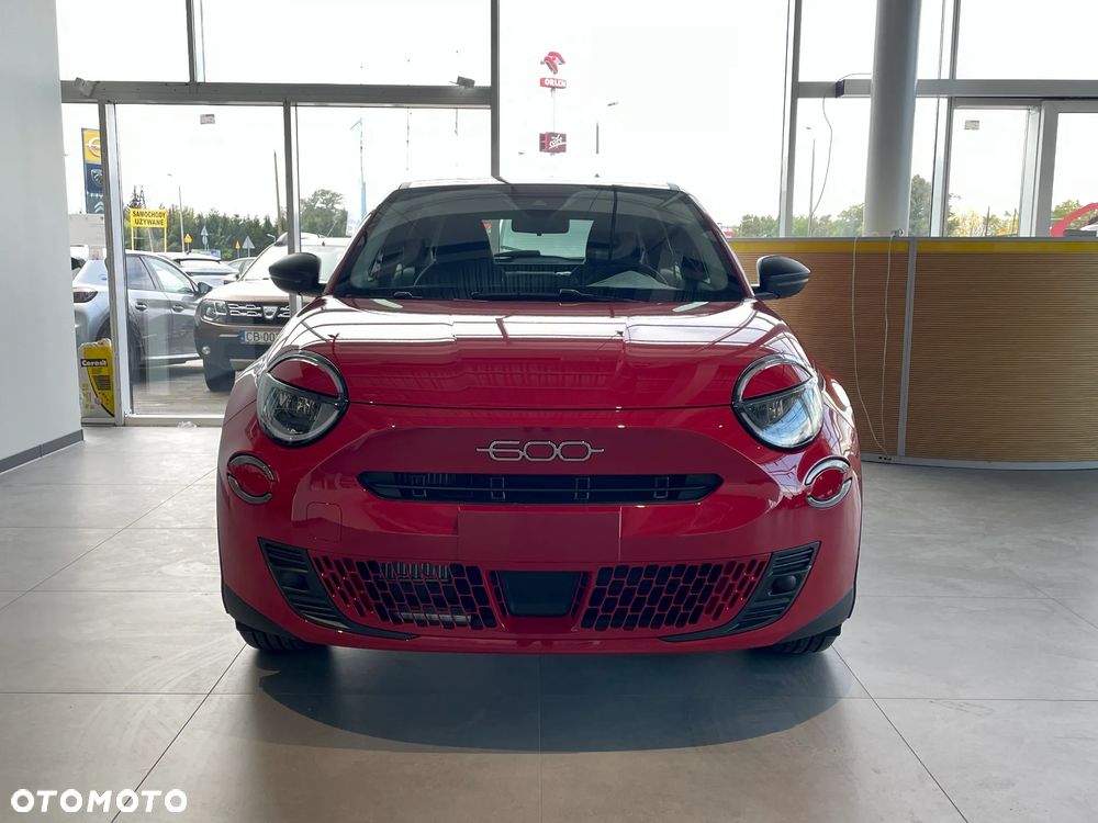 Fiat 600 1.2 Turbo Pop eDCT - 2