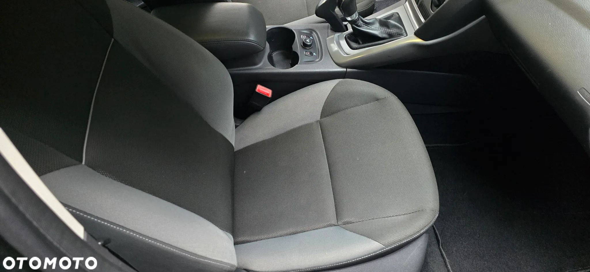Ford Focus 1.6 Edition - 17