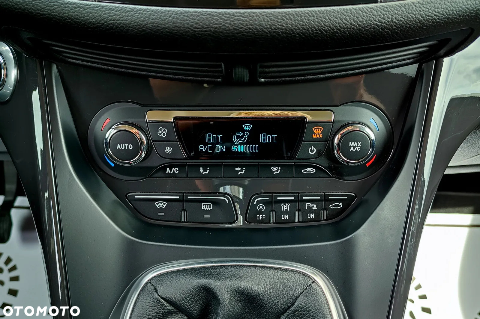 Ford Kuga 1.5 EcoBoost 2x4 ST-Line - 13