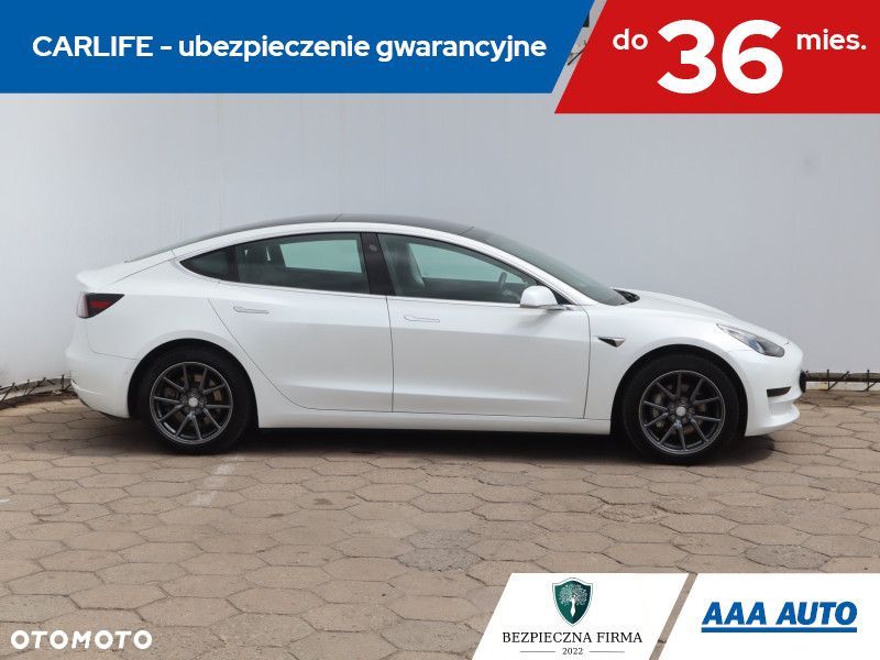 Tesla Model 3 - 8