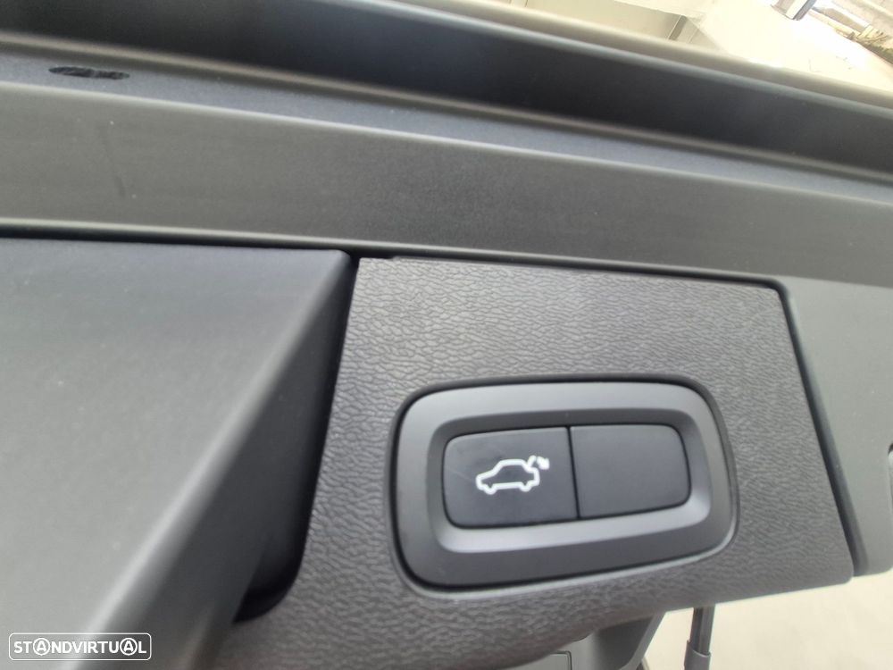 Volvo XC 60 2.0 D4 Momentum Plus Geartronic - 28
