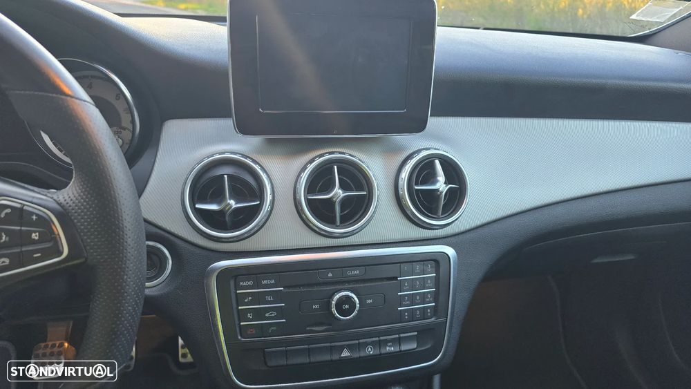 Mercedes-Benz GLA 180 - 27