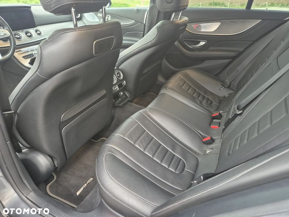 Mercedes-Benz CLS - 10