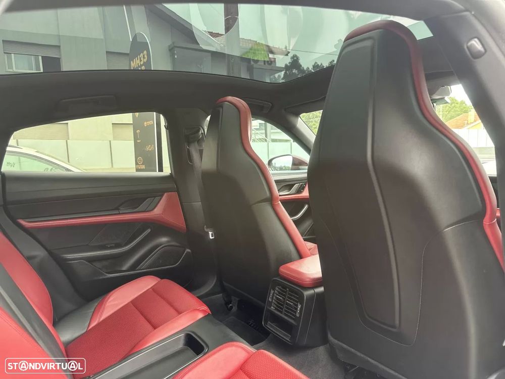 Porsche Taycan 4S - 56