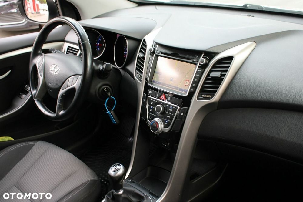 Hyundai i30 1.4 YES - 24