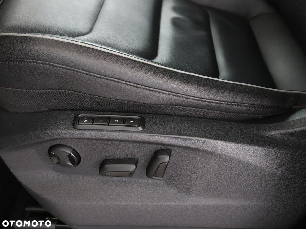 Volkswagen Tiguan 1.5 TSI ACT OPF Comfortline - 37