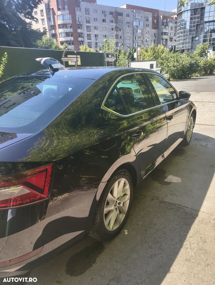 Skoda Superb 2.0 TDI DSG Ambition - 5