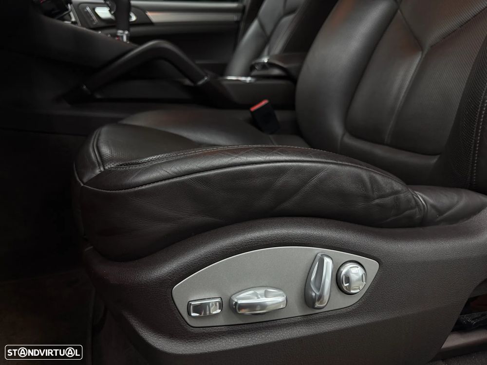 Porsche Cayenne S - 33